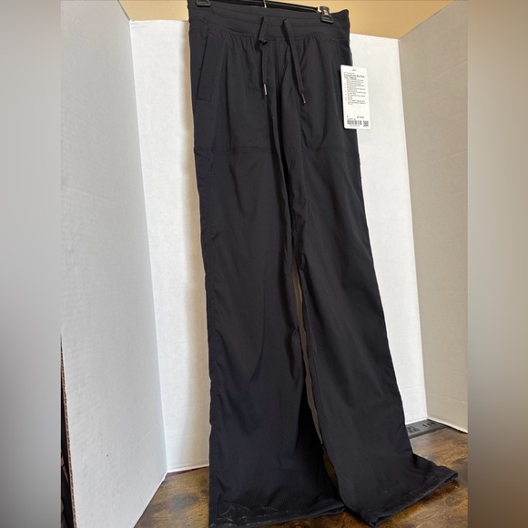 Lululemon Dance Studio Mid Rise Pant Regular NWT Size 4 Black LW5ENOR NEW - Picture 1 of 7